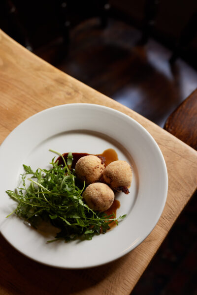 traditional pub meals near salisbury wiltshire